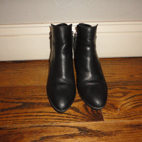 FRYE Black Leather Women's Ankle Boots with Zippers Size 6M - Picture 1 of 9